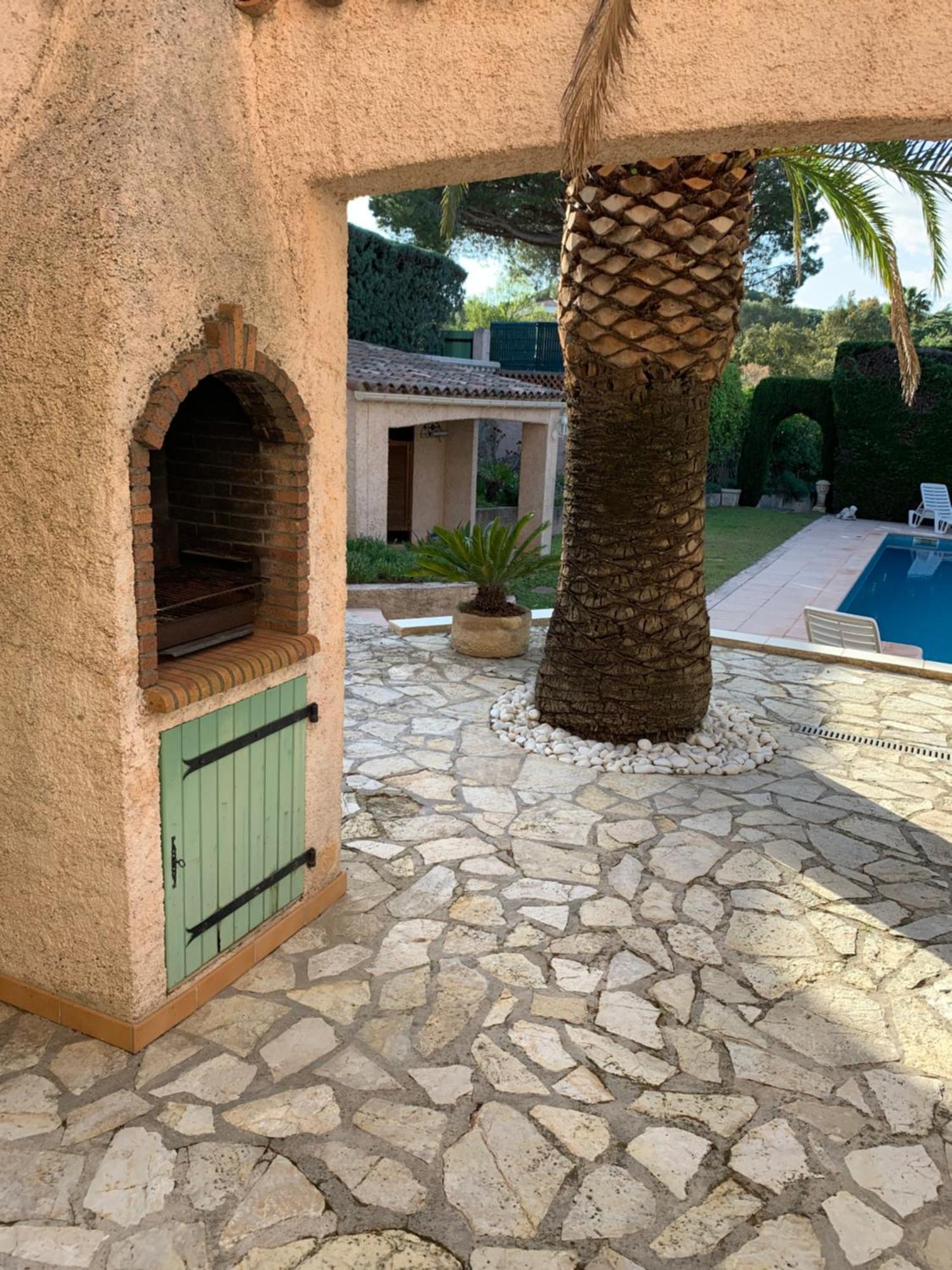 Rez De - 4 Personnes - - Vue Piscine * Fréjus