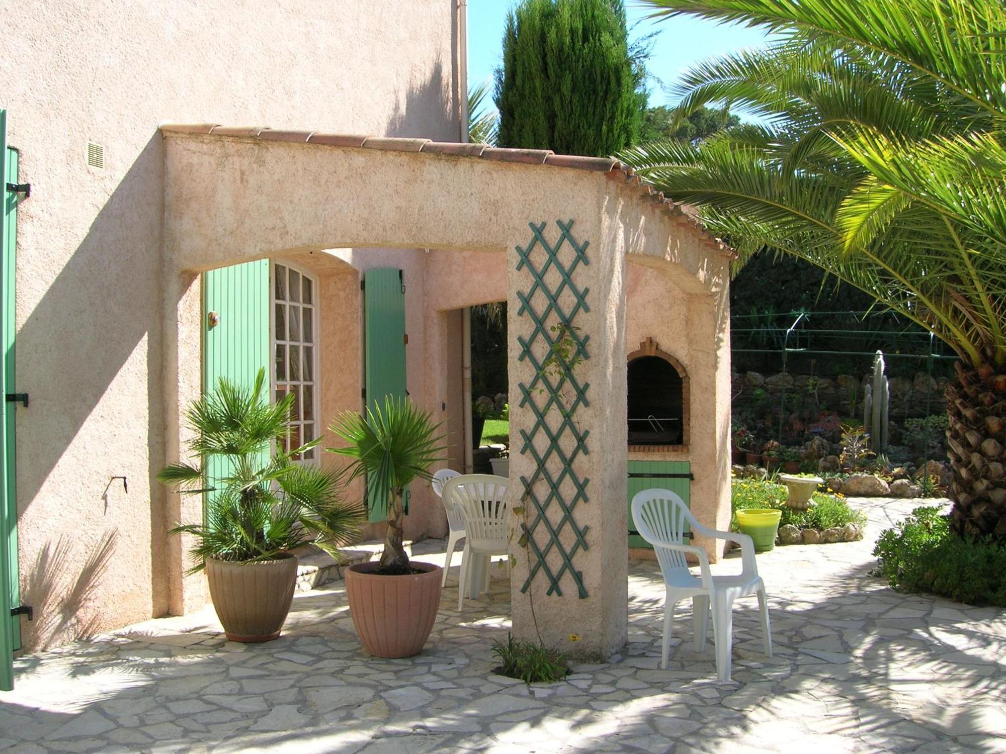 Appartement Rez De - 4 Personnes - - Vue Piscine Fréjus